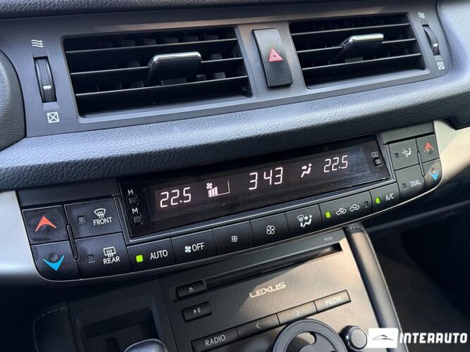 Lexus CT 200h 41 lexus CT 200h 2012