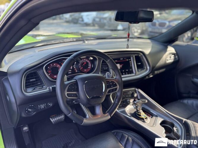 dodge Challenger 2019