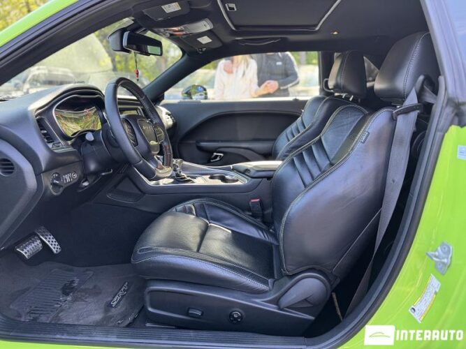 dodge Challenger 2019