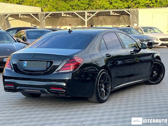 Mercedes S 63 AMG 32 mercedes S 63 AMG 2020
