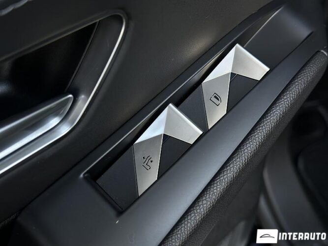 citroen DS7 2019