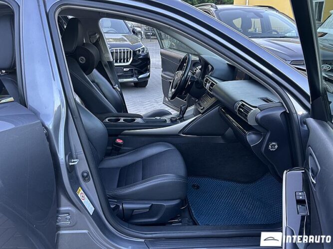 lexus IS 300h 2015