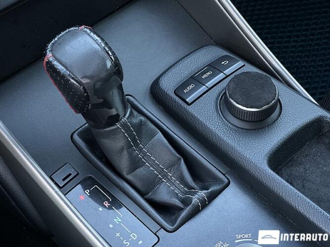 lexus IS 300h 2015