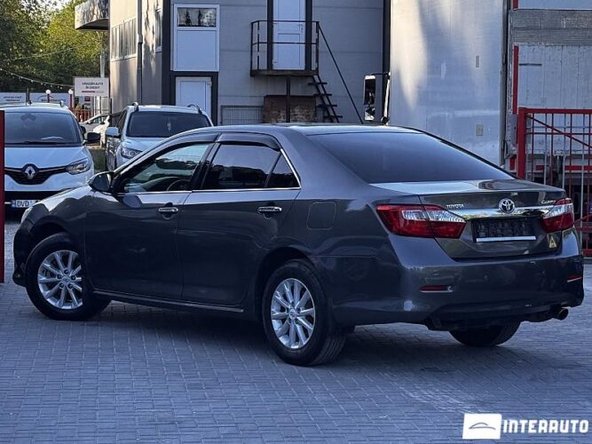 toyota Camry 2011
