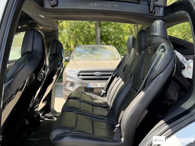 tesla Model X 2016