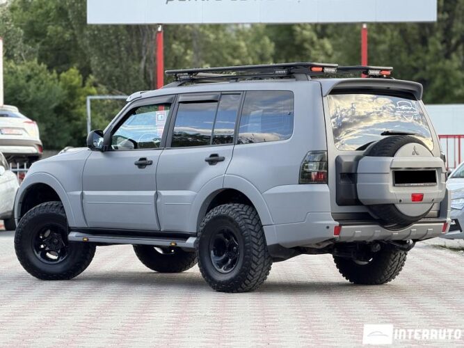 mitsubishi Pajero 2011