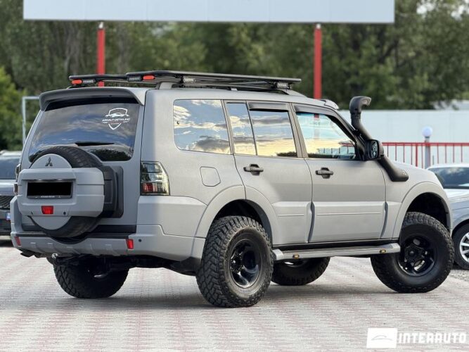 mitsubishi Pajero 2011