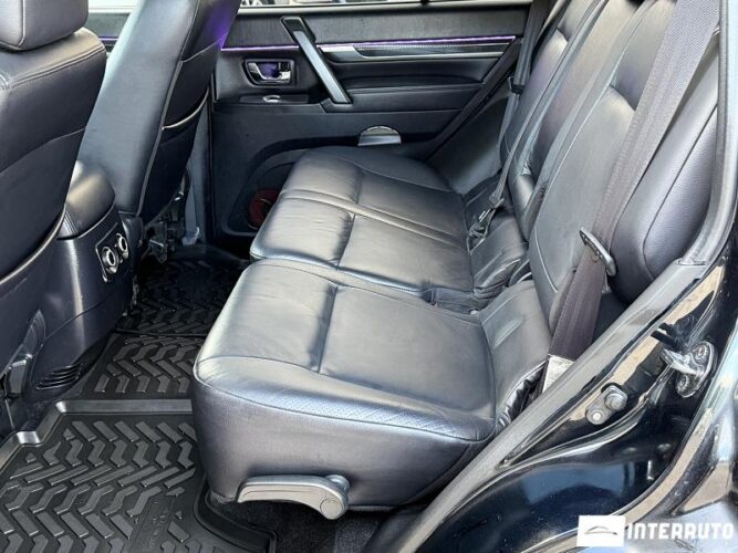mitsubishi Pajero 2011
