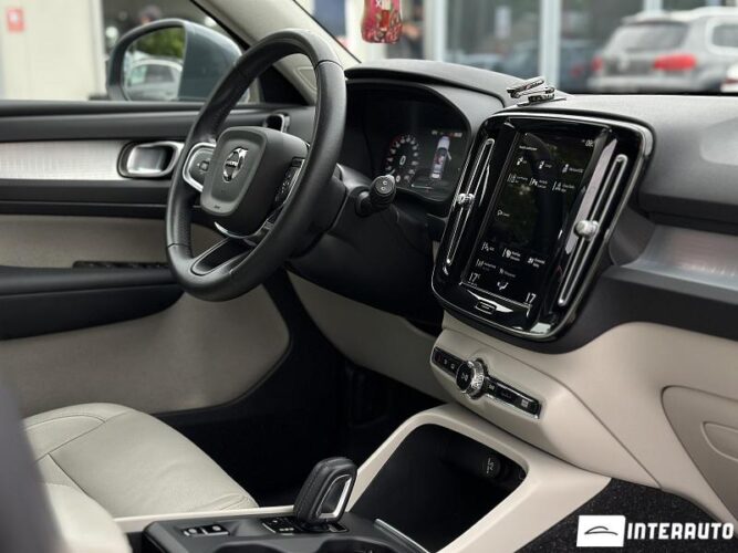 volvo XC 40 2021