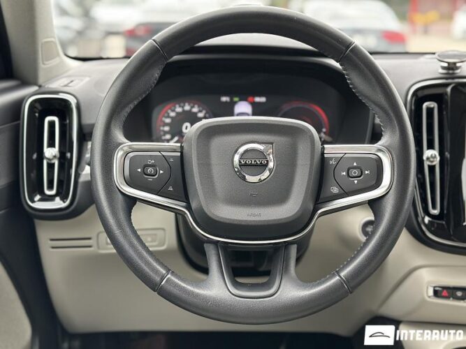 volvo XC 40 2021