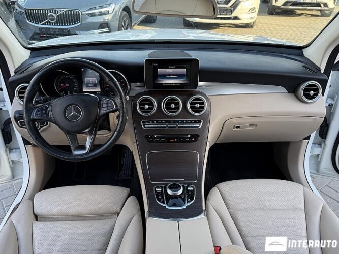 Mercedes GLC 350e 41 mercedes GLC 350e 2019