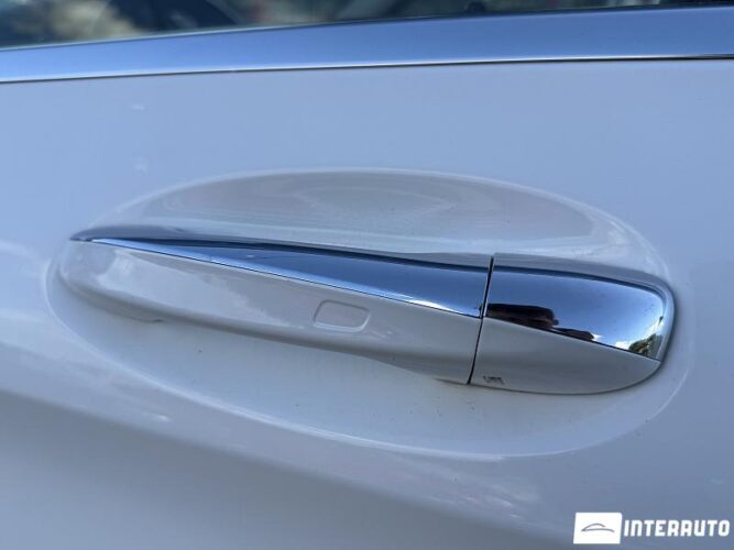 Mercedes GLC 350e 52 mercedes GLC 350e 2019