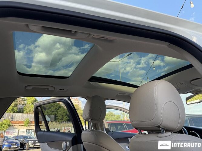 Mercedes GLC 350e 48 mercedes GLC 350e 2019