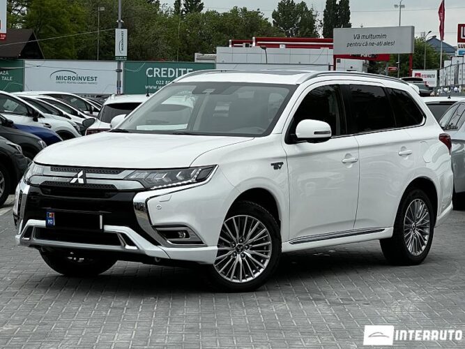 Mitsubishi Outlander 2020 doar la InterAuto