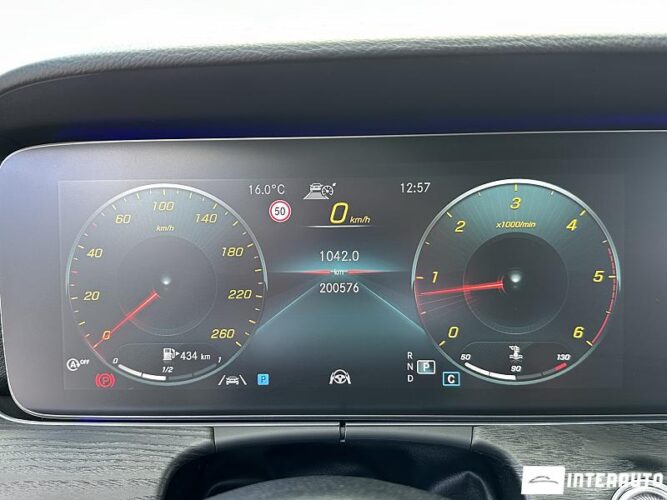 Mercedes E 220 41 mercedes E 220 2021