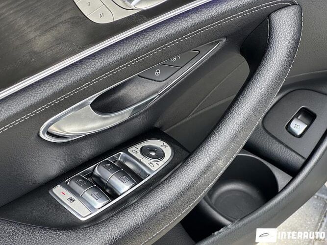 Mercedes E 220 52 mercedes E 220 2021