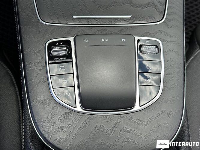 Mercedes E 220 44 mercedes E 220 2021