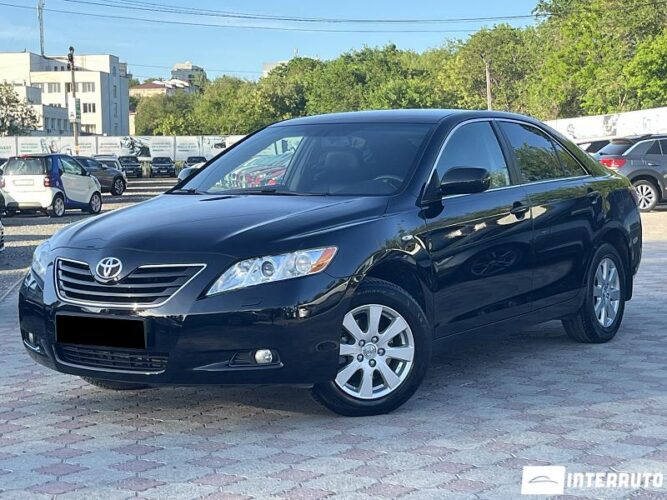 Toyota Camry 2008 doar la InterAuto
