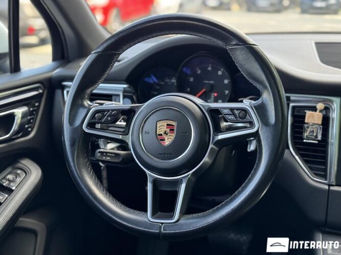 Porsche Macan 2016 doar la InterAuto