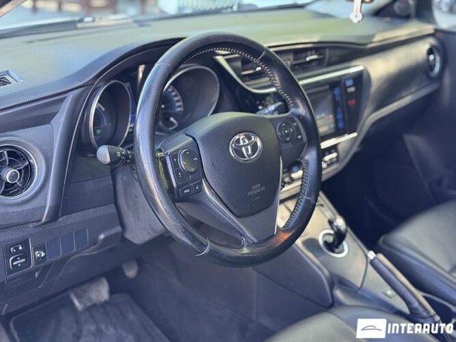 toyota Auris 2015