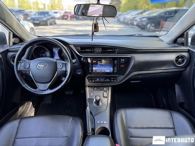 toyota Auris 2015