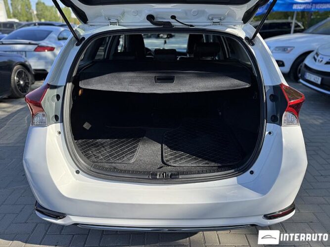 toyota Auris 2015