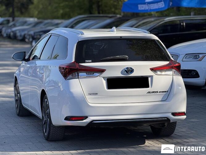 toyota Auris 2015