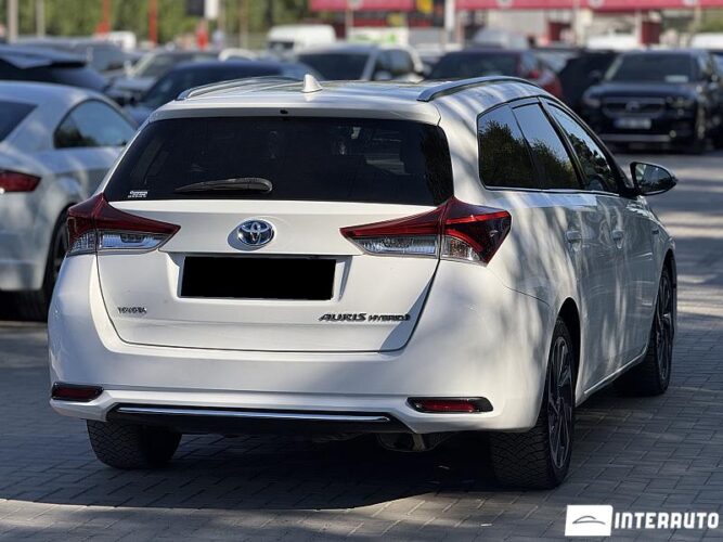 toyota Auris 2015