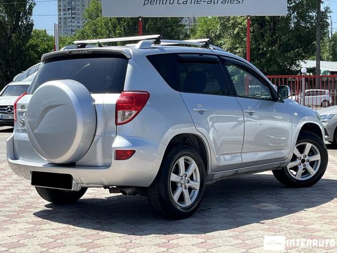 Toyota Rav-4 2008 doar la InterAuto