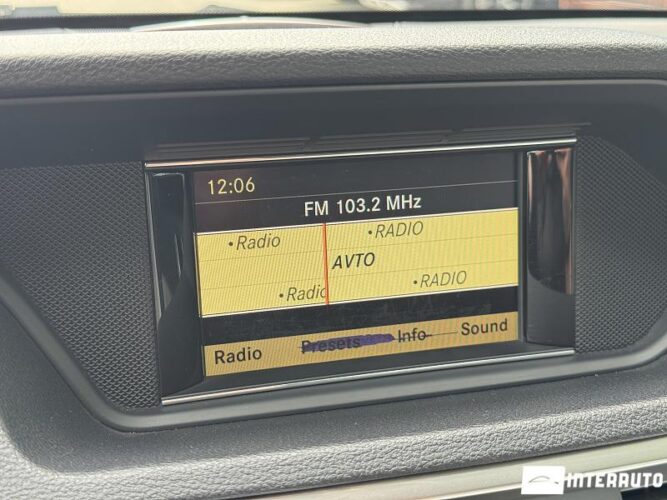 Mercedes E 220 41 mercedes E 220 2011
