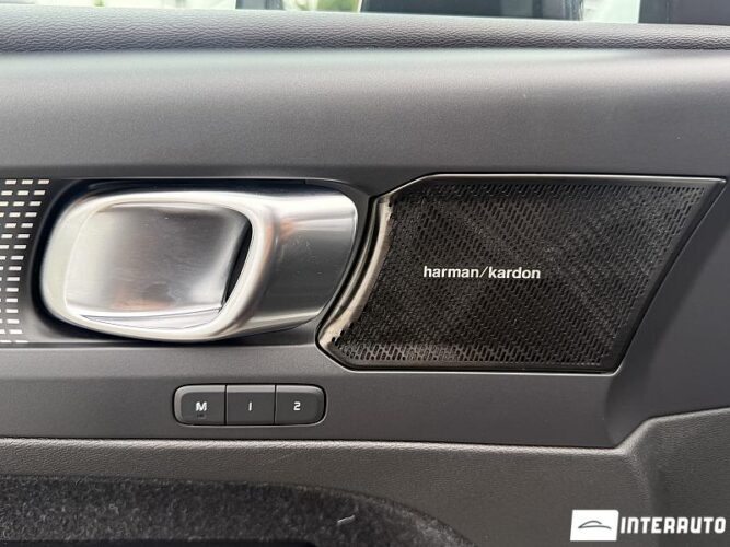 volvo XC 40 2020