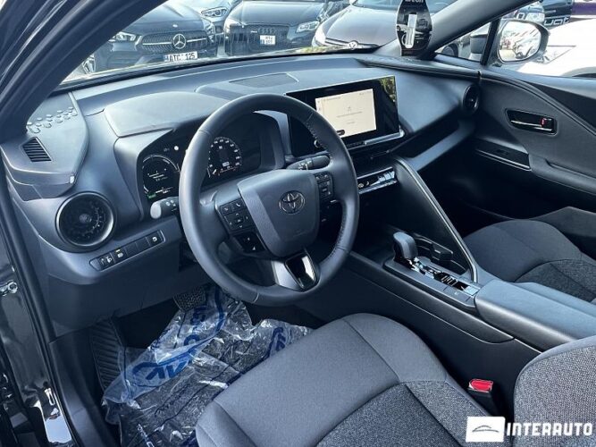 Toyota C-HR 35 toyota C-HR 2024