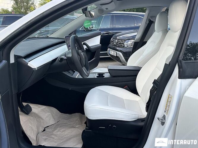 tesla Model Y 2021