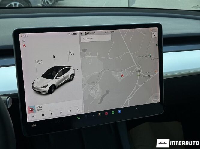 tesla Model Y 2021