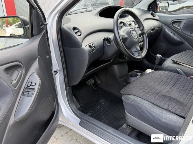 toyota Yaris 2004