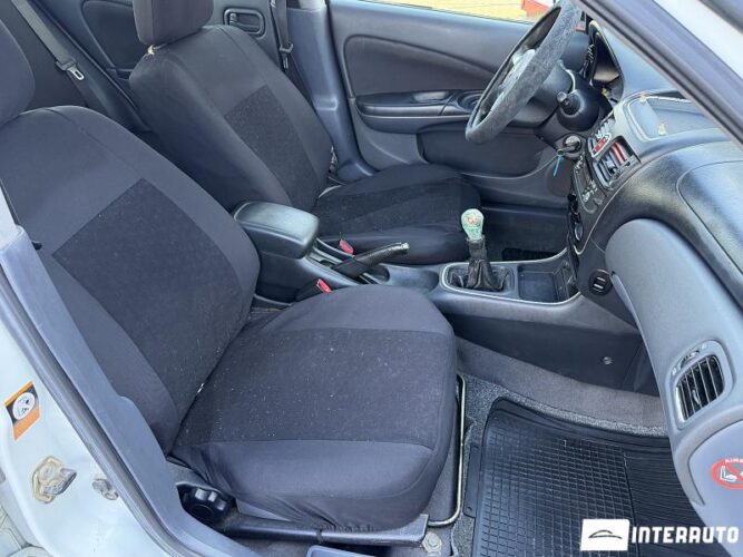 nissan Almera 2005