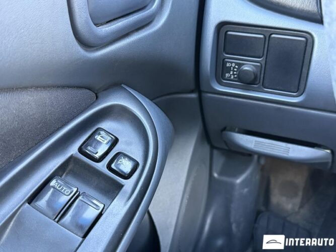 nissan Almera 2005