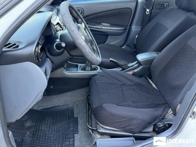 nissan Almera 2005
