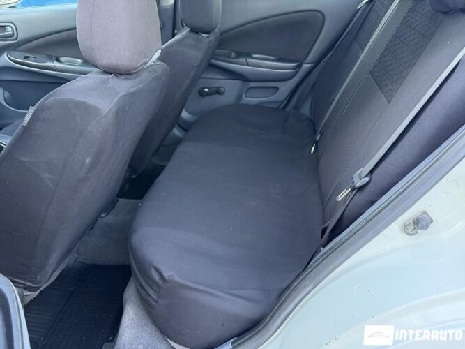 nissan Almera 2005