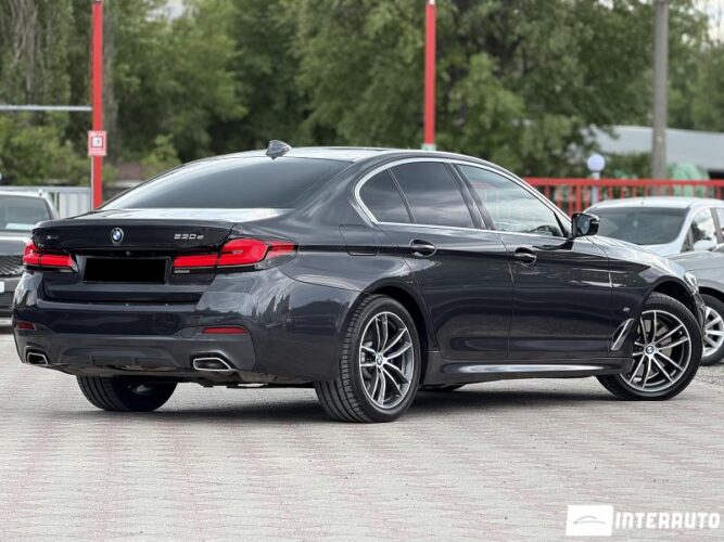 BMW 530e 32 bmw 530e 2020