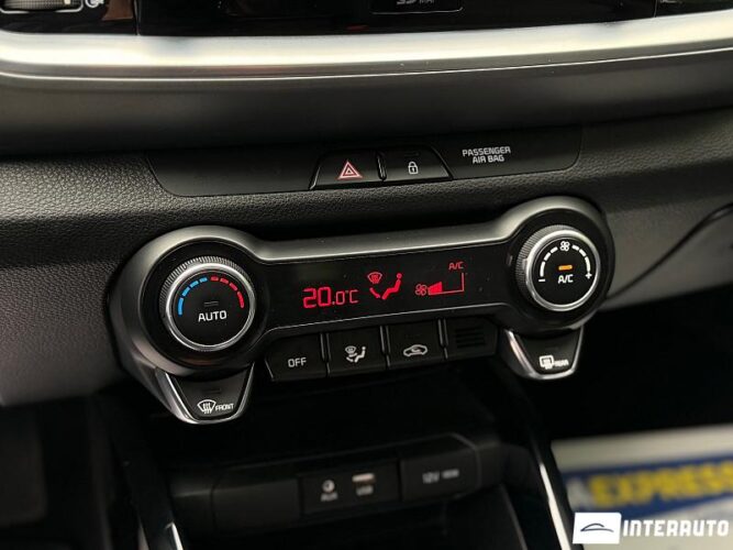 Kia Stonic 38 kia Stonic 2018
