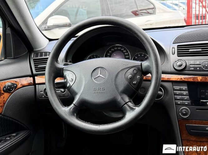 Mercedes E 200 36 mercedes E 200 2003
