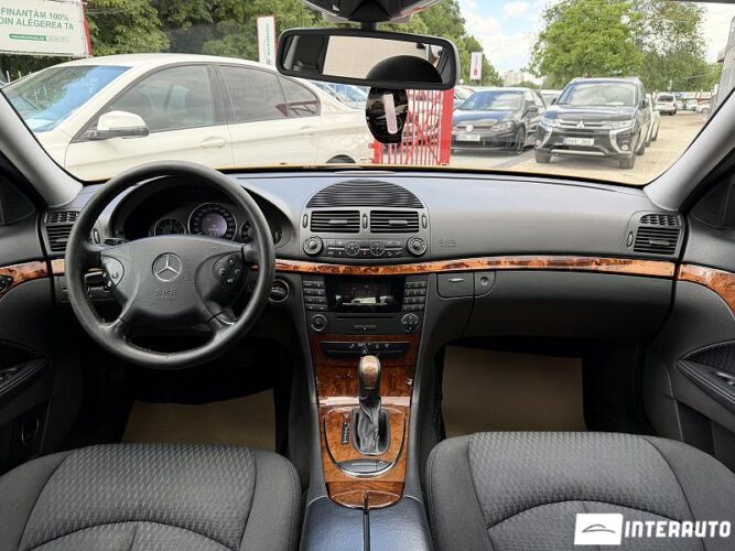 Mercedes E 200 34 mercedes E 200 2003