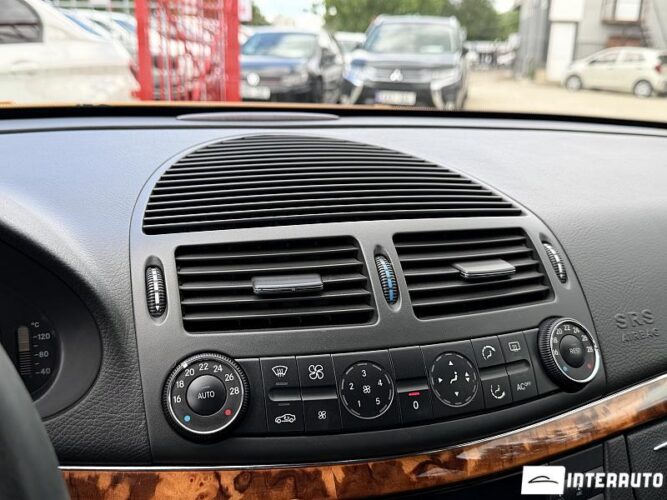 Mercedes E 200 38 mercedes E 200 2003