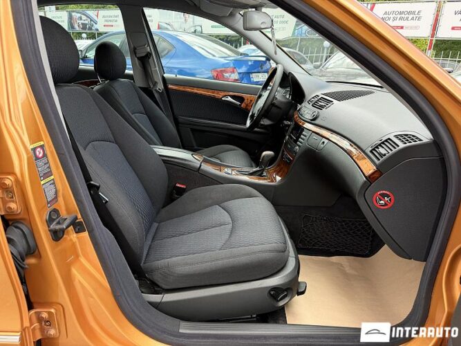 Mercedes E 200 41 mercedes E 200 2003