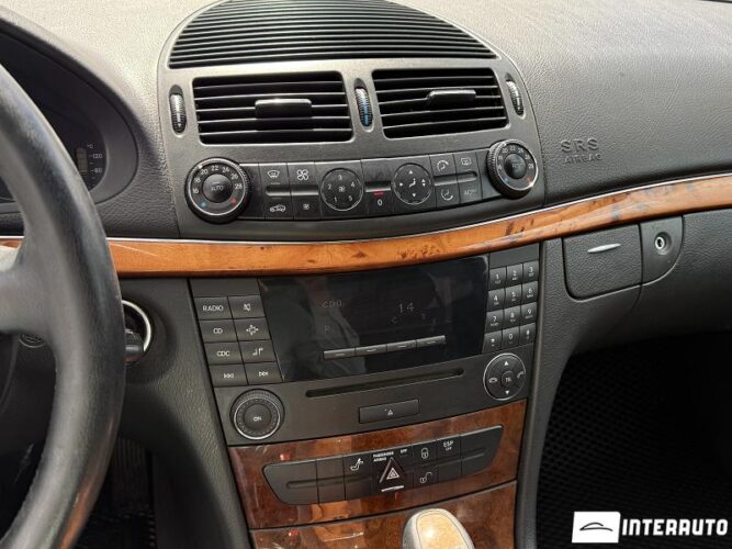 Mercedes E 270 41 mercedes E 270 2003