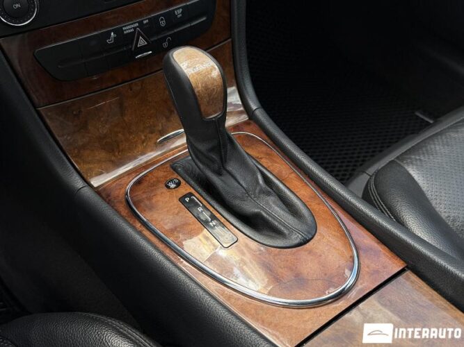 Mercedes E 270 42 mercedes E 270 2003