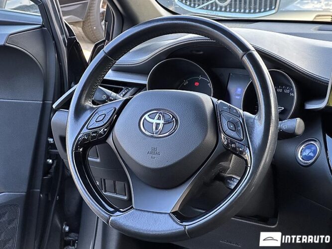 Toyota C-HR 37 toyota C-HR 2020