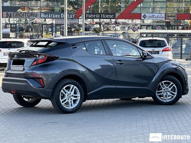 Toyota C-HR 33 toyota C-HR 2020