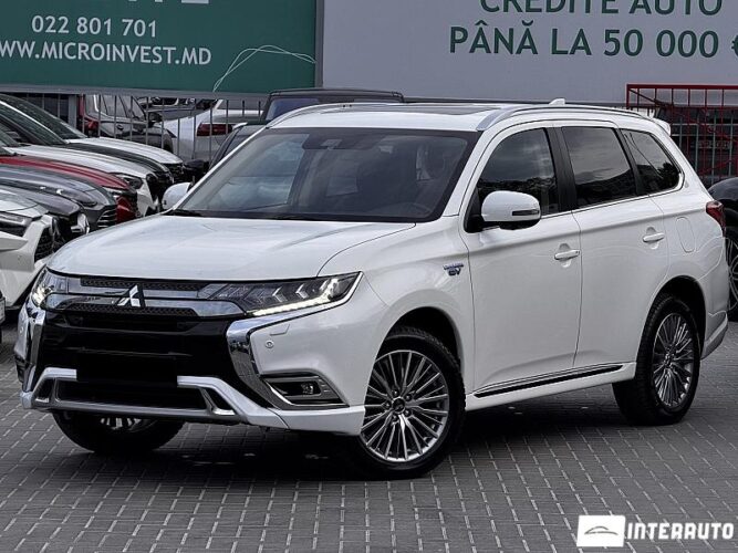 Mitsubishi Outlander 2020 doar la InterAuto